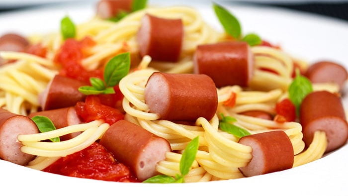 Bambini Spaghetti-mit-Würstchen-Spieße